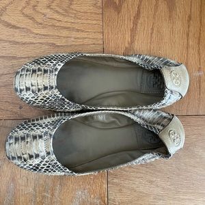 Tory Burch "Edie" Snake Skin Ballet Flats Shoes Size 6.5.